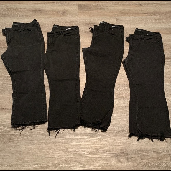 π  Mid-Rise Cropped Flare-Ankle Jeans - Picture 6 of 15